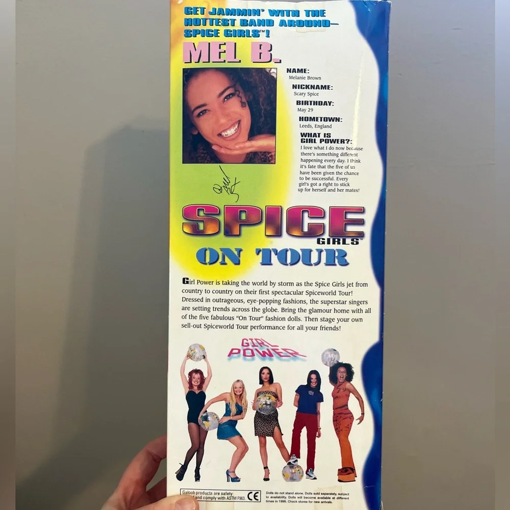 1998 Galoob “Spice Girls on Tour" Scary Spice (Melanie Brown) Collectable Doll - Picture 9 of 9